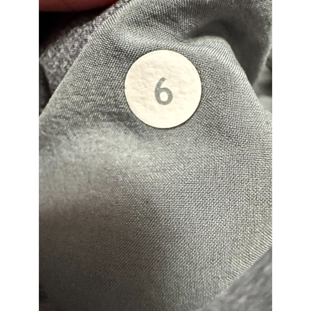 Lululemon On The Fly Heather Gray Shorts Women 6‎ Activewear Stretch - Picture 4 of 6